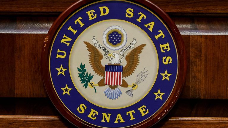 Lummis pushes senate democrats to rally behind final clarity draft