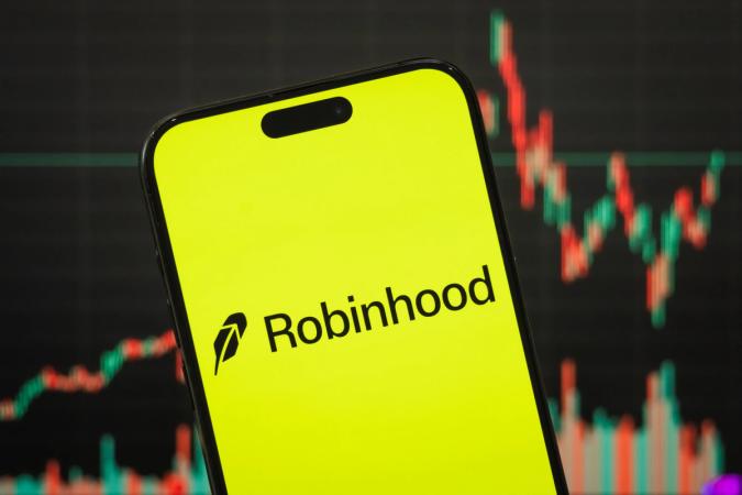 Robinhood chain slowdown spreads from fees to trading as transactions fall more than 40%