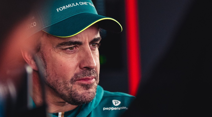 Pepperstone signs two time f1 champion alonso and gives him a helmet