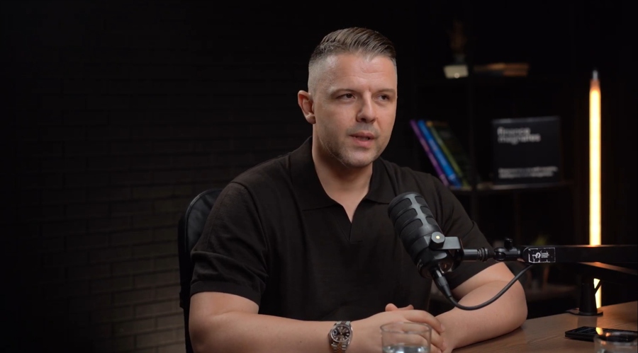 Simon andras, founder of simon says mindset, thinks annual reviews are nonsense