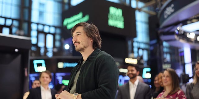 Robinhood bets $10 million on ai coding tool maker cognition—after previously backing a rival