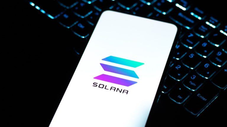 Solana x402 lets ai agents batch usdc payments, slashing fees